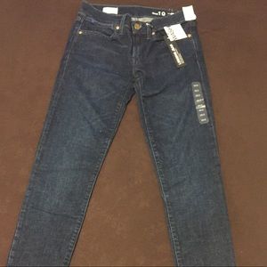 Women's GAP 1969 Legging Jeans.